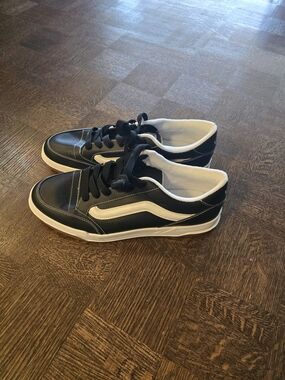 NWOT Men's Vans Black Skate-Style Sneakers with White Accent size 12